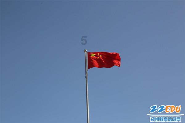 零下20摄氏度灭火,消防员被冻出冰铠甲
