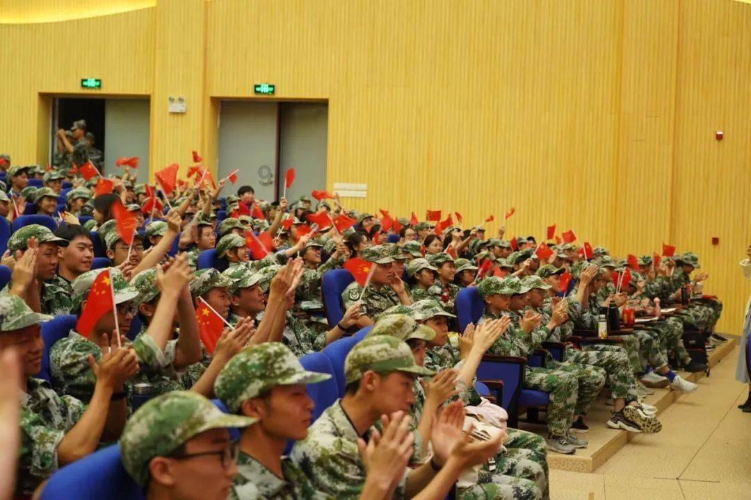 发生火灾后该怎么逃生游戏画面