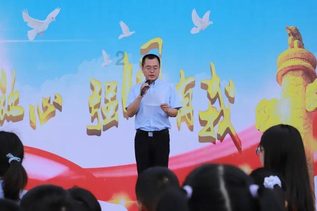 小仓鼠吃瓜子