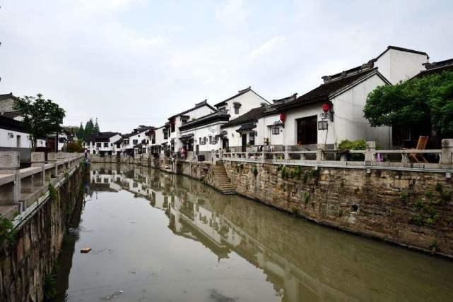 细读《金瓶梅词话》第39回之不爽的潘金莲